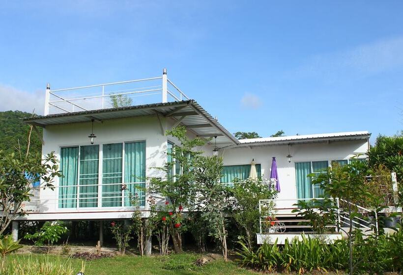 בית מלון כפרי The Happiness Resort