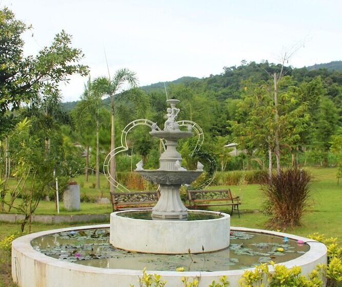 בית מלון כפרי The Happiness Resort