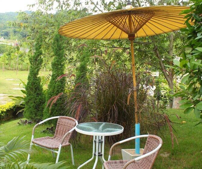 בית מלון כפרי The Happiness Resort