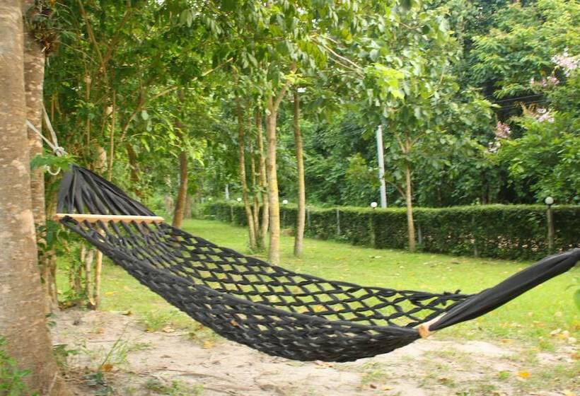 בית מלון כפרי The Happiness Resort