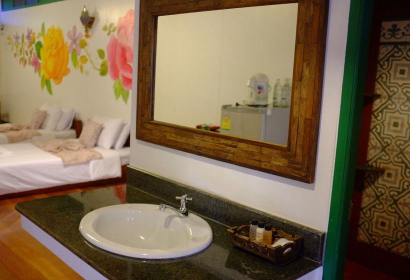 ペンション Ploen Amphawa Resort