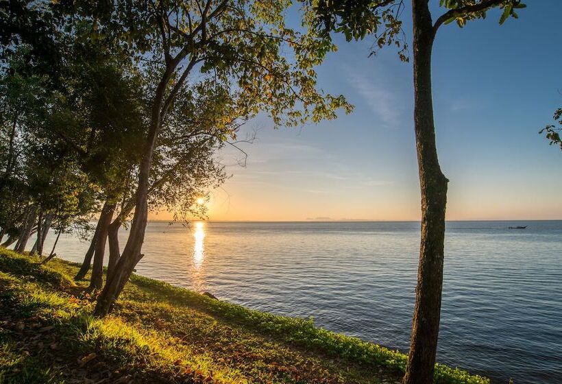 The Shellsea Krabi I Luxury Beach Front Resort & Pool Villa