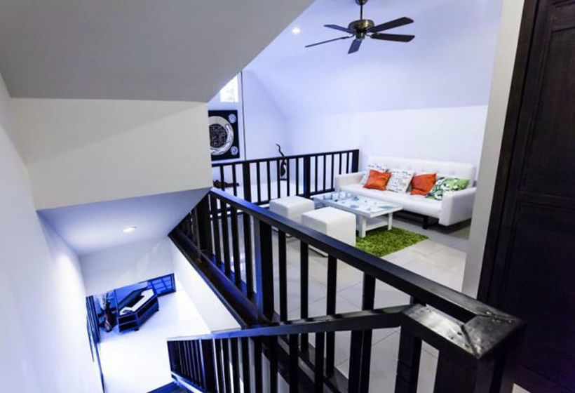 Champagne Villa By G Estate