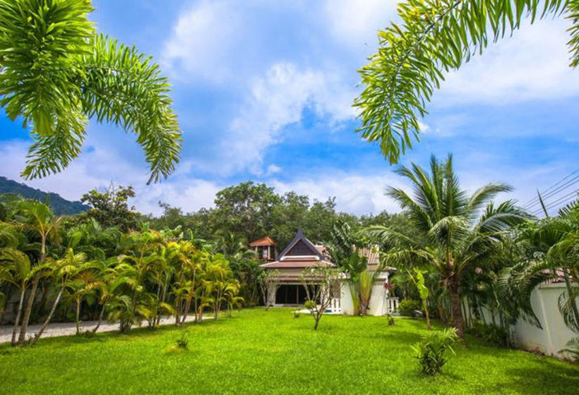 Champagne Villa By G Estate