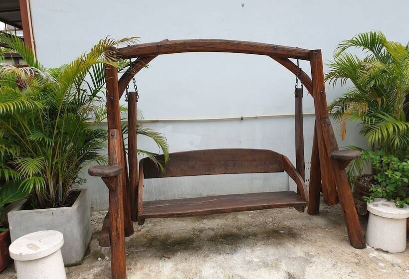 Friends House Resort