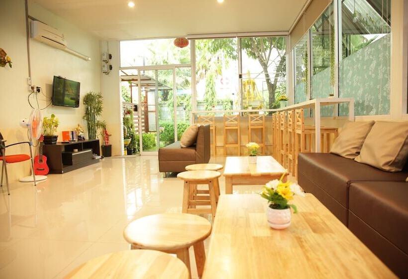 Friends House Resort