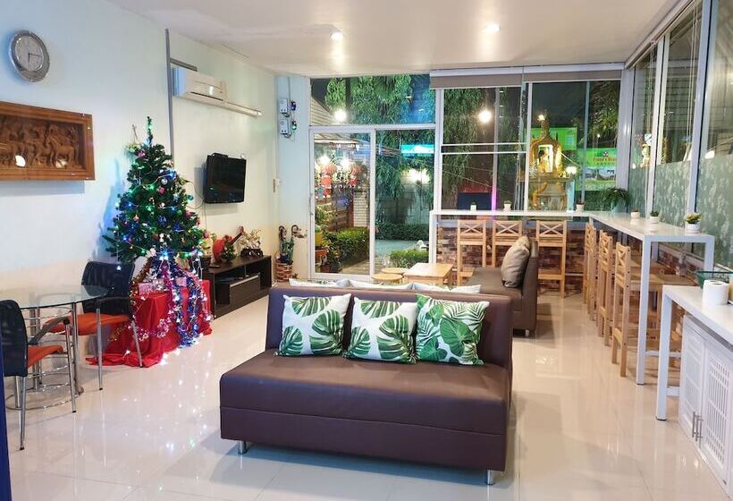 Friends House Resort