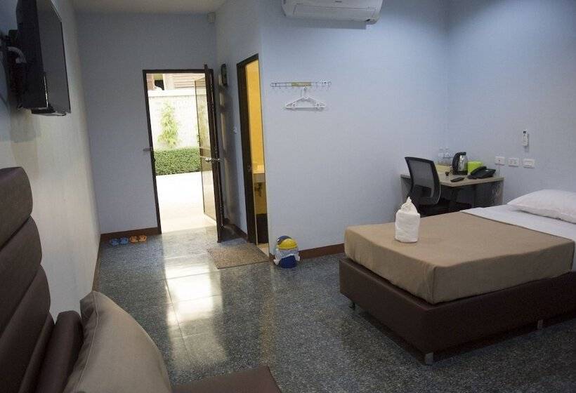 Friends House Resort