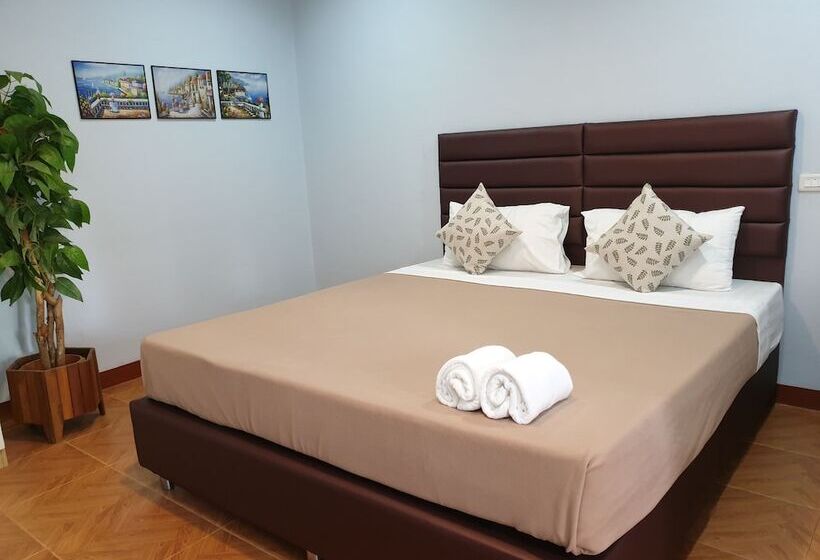 Friends House Resort