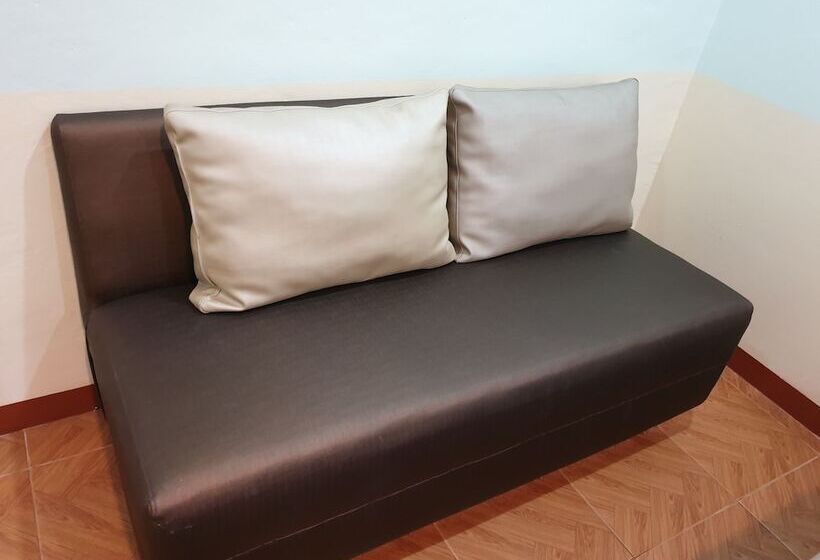 Friends House Resort