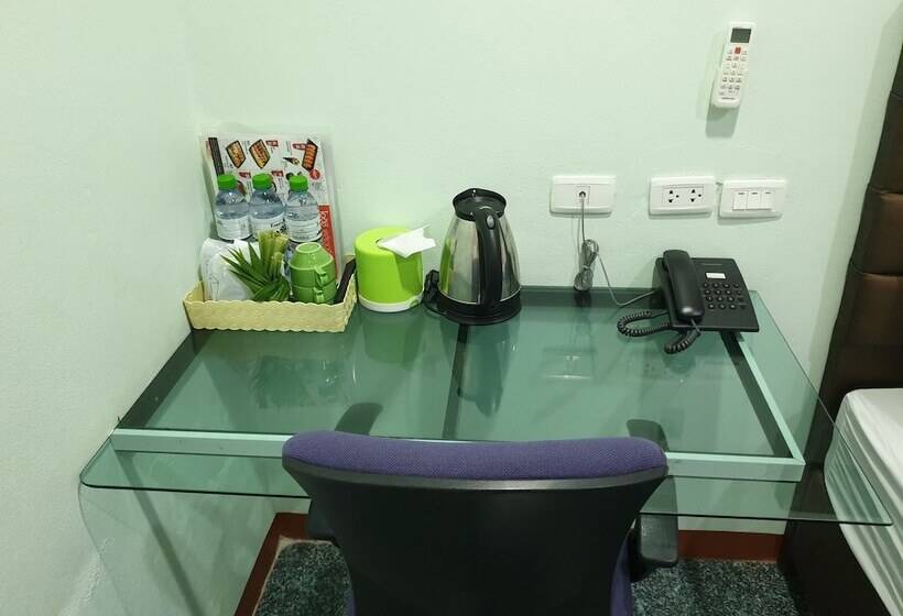 Friends House Resort