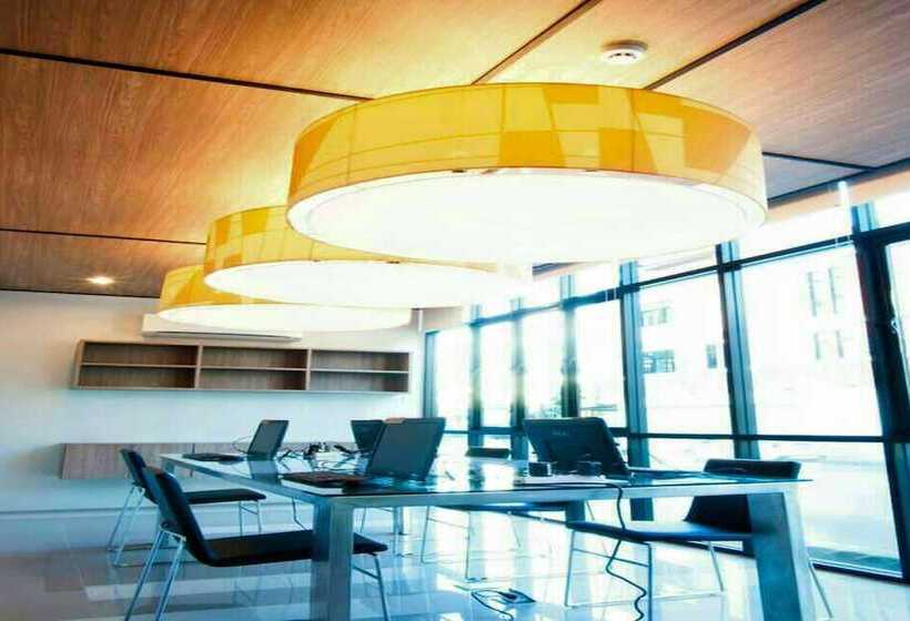 Abizz Hotel Lampang Airport