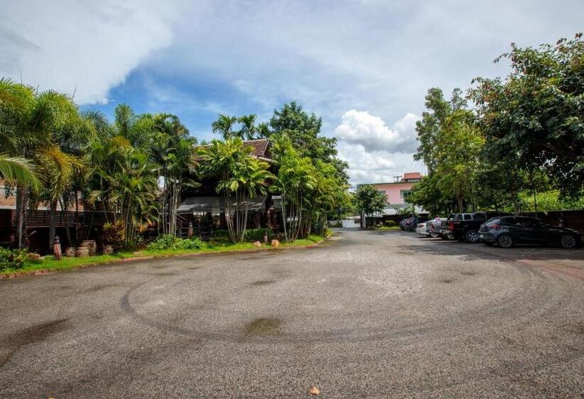 Отель Huen Jao Ban