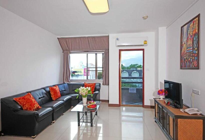 בית מלון כפרי Jade Tower