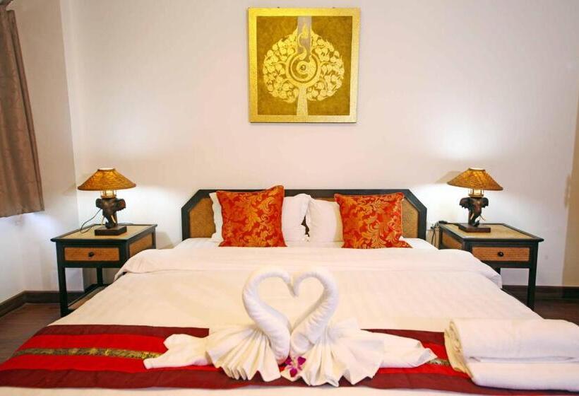 בית מלון כפרי Jade Tower