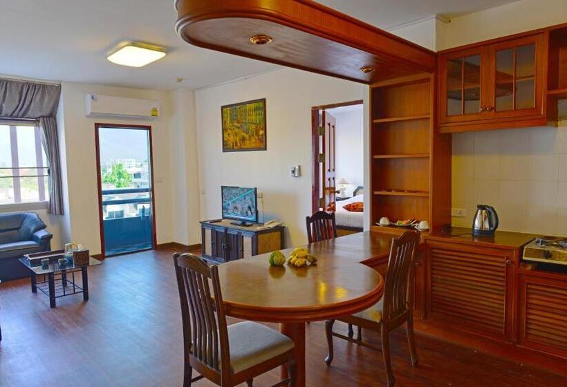 בית מלון כפרי Jade Tower