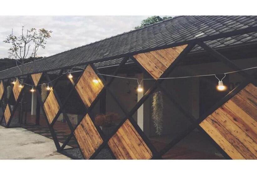 בית מלון כפרי Maalamaii