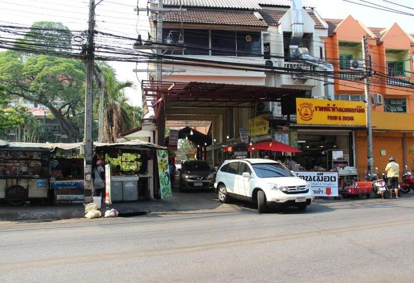 هتل Monmuang