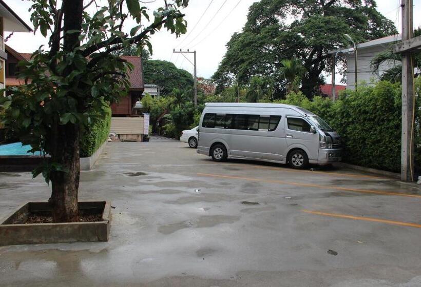 هتل Monmuang