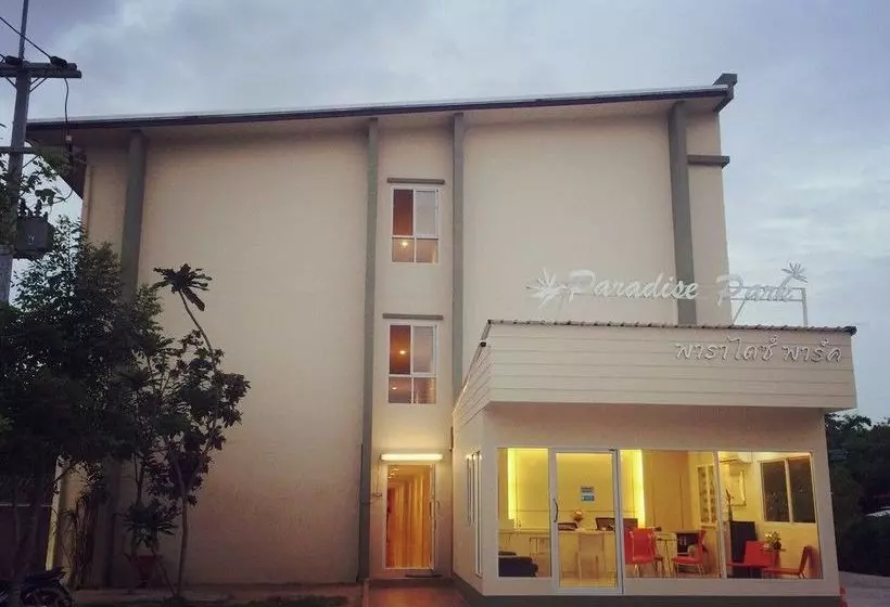 ホテル Paradise Park Apartment Laemchabang