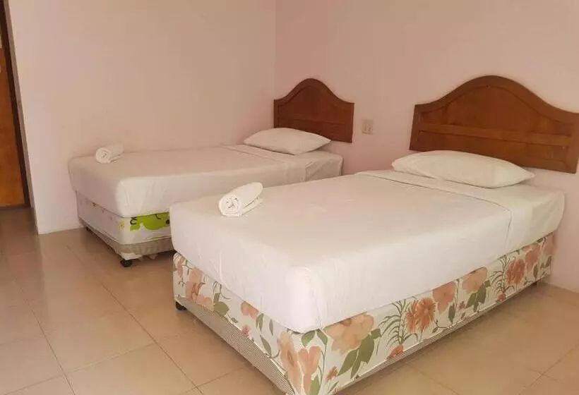 ホテル Phuphat Beach