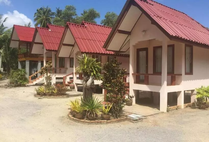ホテル Phuphat Beach