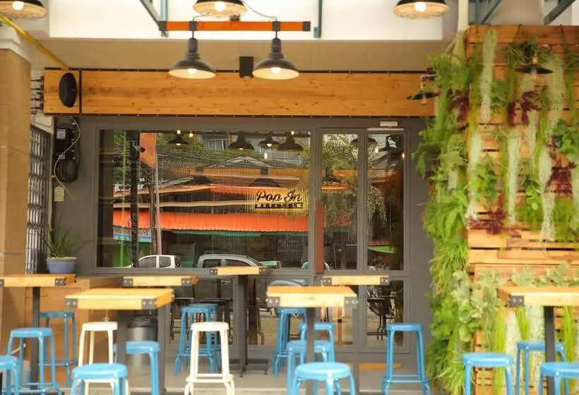هتل Pop In Hostel Aonang