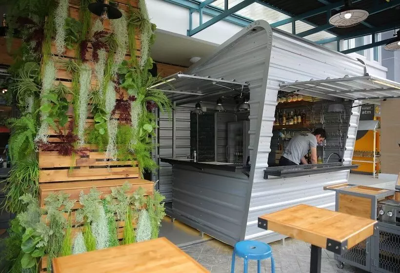 هتل Pop In Hostel Aonang