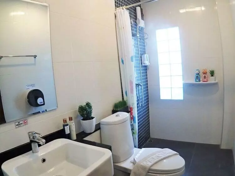 هتل Pop In Hostel Aonang