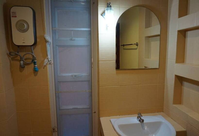 בית מלון כפרי Porntip Resort