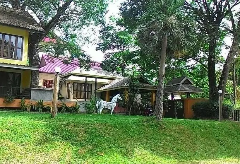 هتل The Point Villa Mae Hong Son