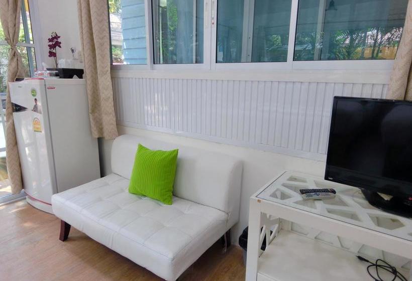 Отель Thipsamed Resort