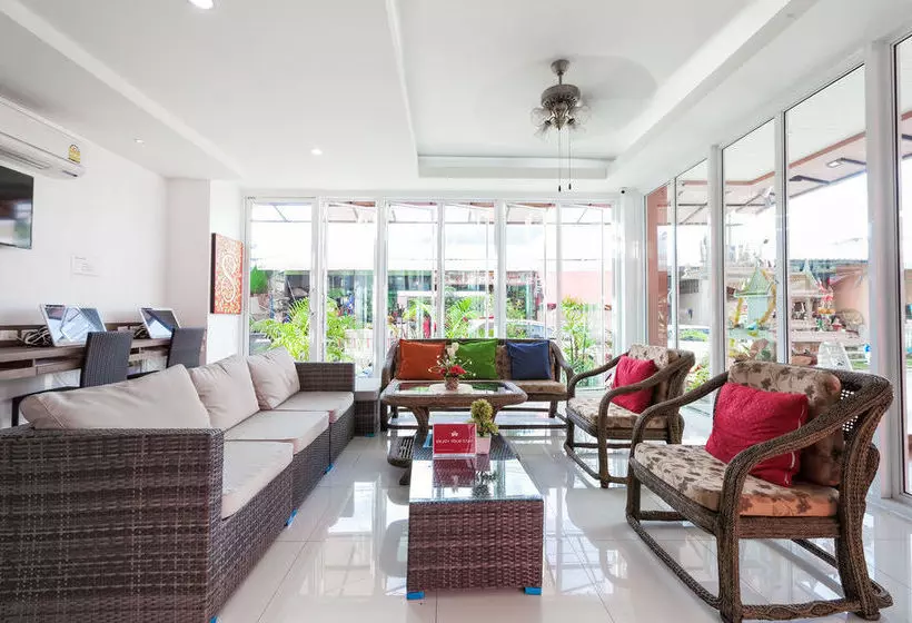 ホテル Zen Rooms Patong Soi Chuwong