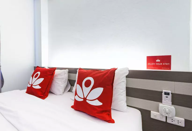 ホテル Zen Rooms Patong Soi Chuwong