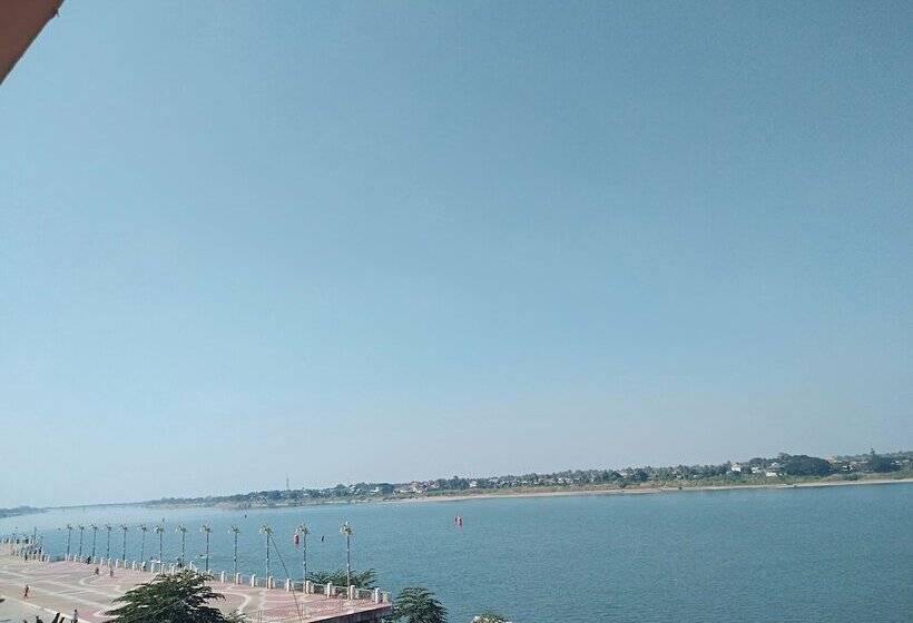 Пансион Just Mansion Nong Khai