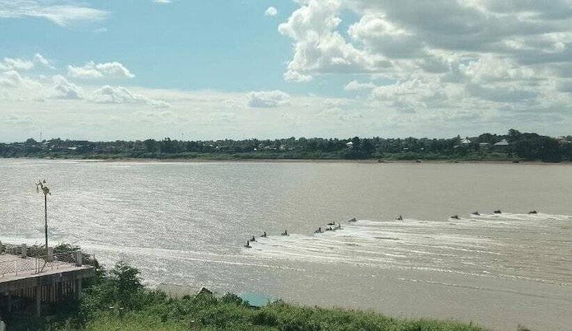 Пансион Just Mansion Nong Khai