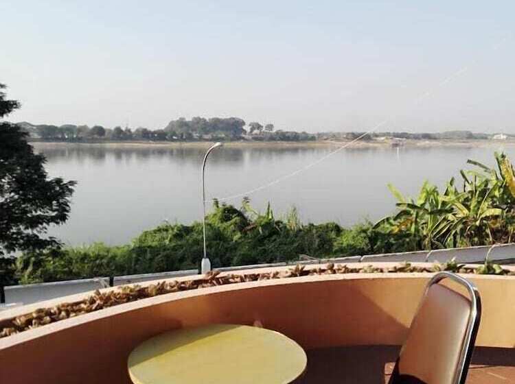 Пансион Just Mansion Nong Khai