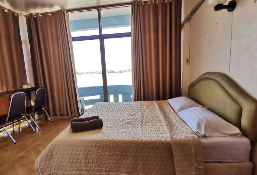 Пансион Just Mansion Nong Khai