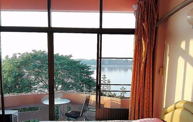 Пансион Just Mansion Nong Khai