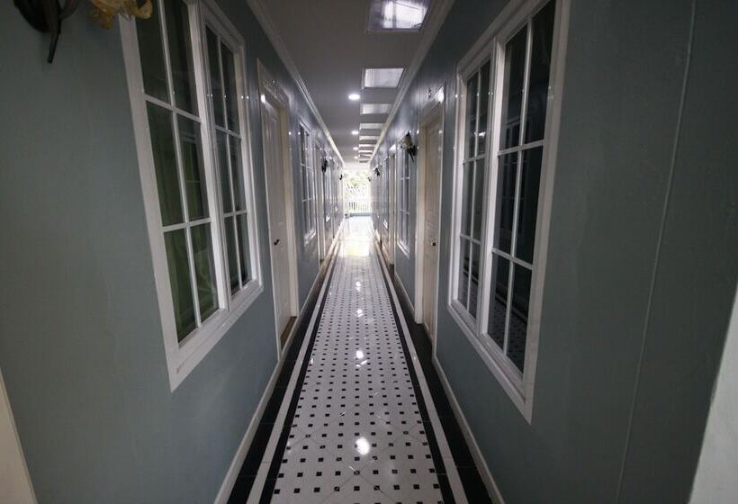 پانسیون Sky Cottage