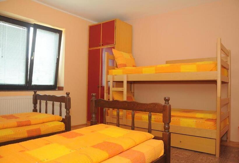 هاستل Smeštaj   Sobe Marvel