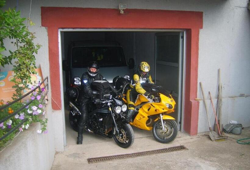 هاستل Smeštaj   Sobe Marvel