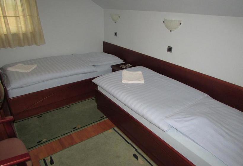 تختخواب و صبحانه Guest House Vila Lux