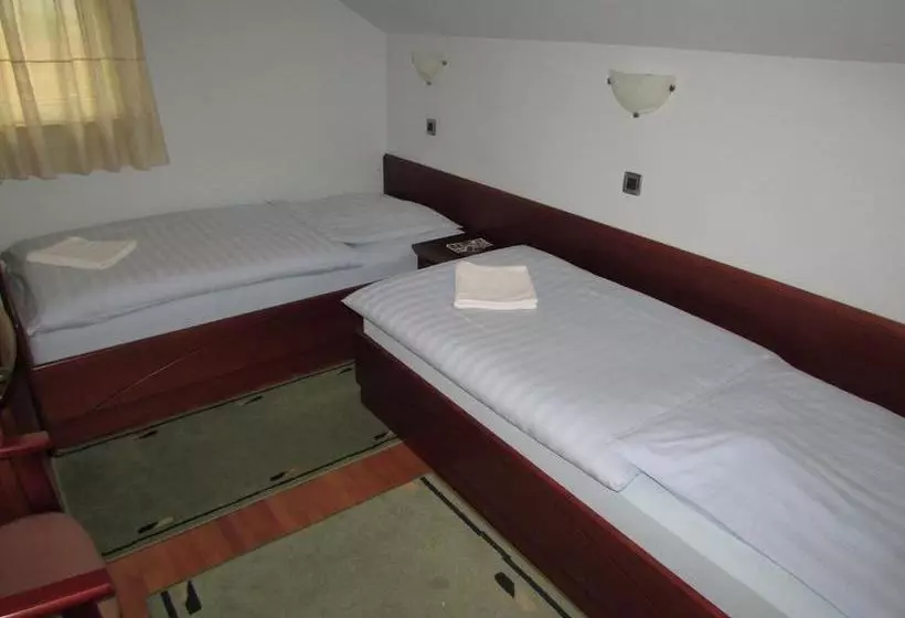 تختخواب و صبحانه Guest House Vila Lux
