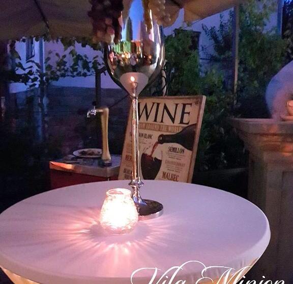 تختخواب و صبحانه Luxury Rooms Minjon