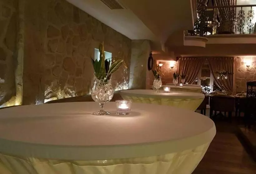 تختخواب و صبحانه Luxury Rooms Minjon