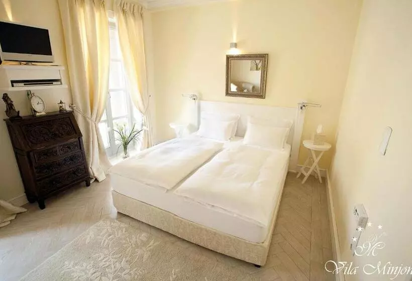 تختخواب و صبحانه Luxury Rooms Minjon