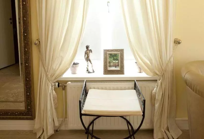 تختخواب و صبحانه Luxury Rooms Minjon