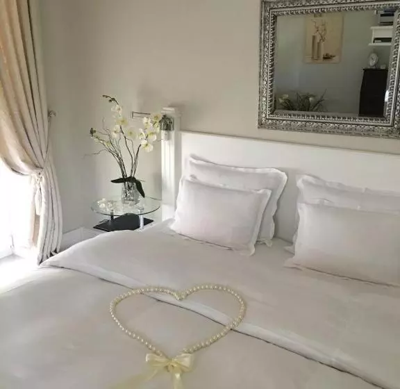 تختخواب و صبحانه Luxury Rooms Minjon