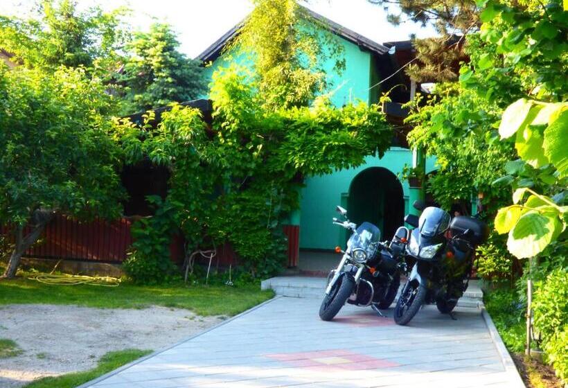 تختخواب و صبحانه Vila Palma Palic